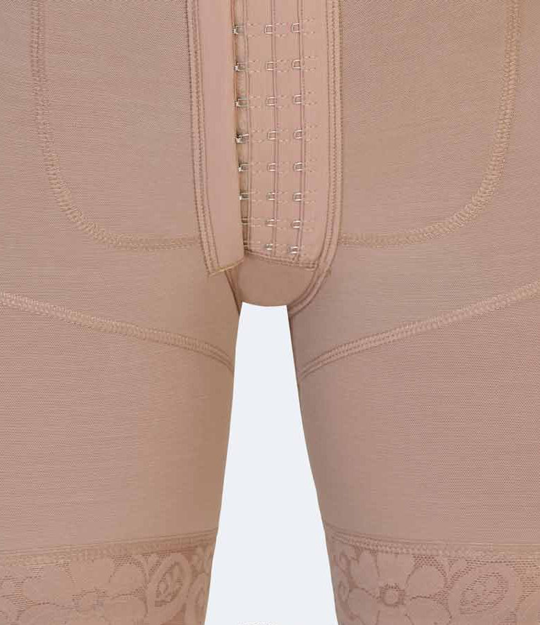 Body Modelador Hourglass com fecho de ganchos, estilo ampulheta.