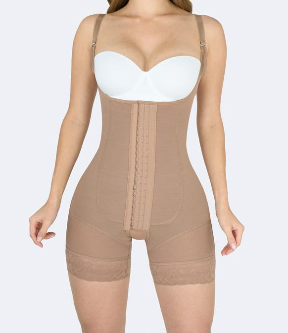 Body Modelador Hourglass com fecho de ganchos, estilo ampulheta.